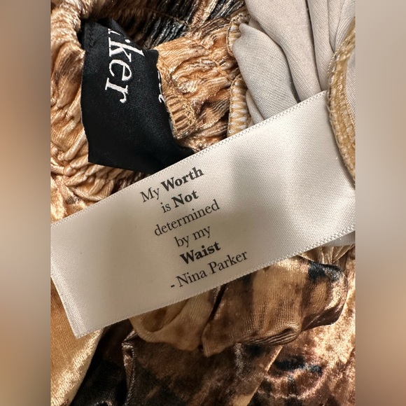 NWT; Nina Parker Velour Button Front Gold/Brown Top Plus Size & Pants 🍒 - Picture 4 of 10